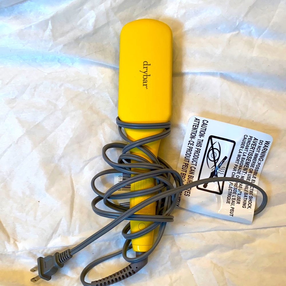 Drybar The Brush Crush Heated Straightening Brush